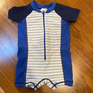 Hannah Anderson short rash guard